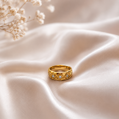 Golden Diamond Lattice Full-Band Ring